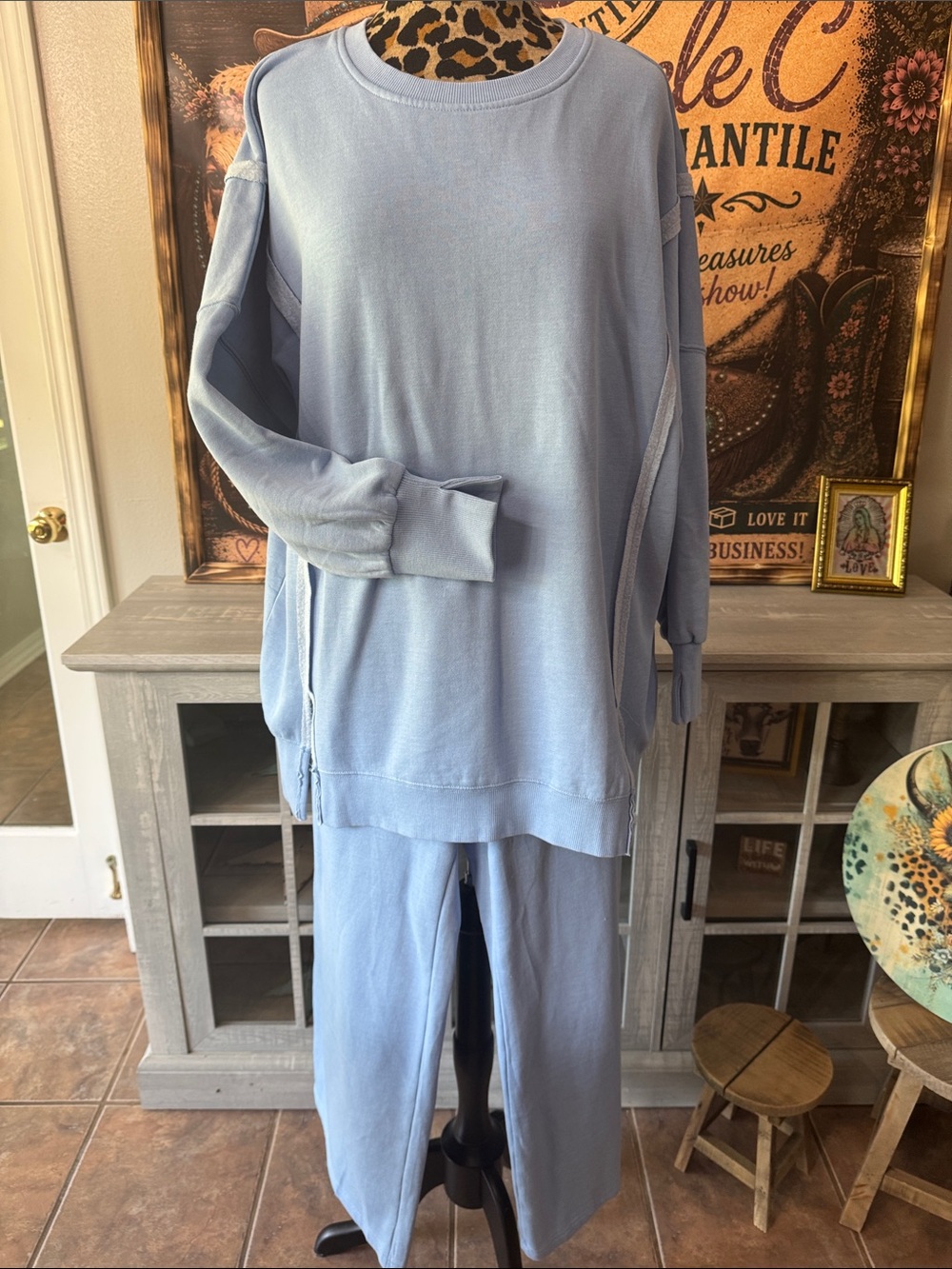 Discount Divas 2PC Women's Athleisure Set in Lite Blue Size Lg/1XL